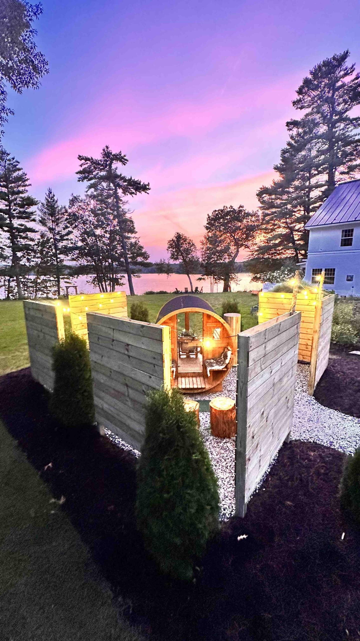 Wolf Cove Inn Sauna Oasis