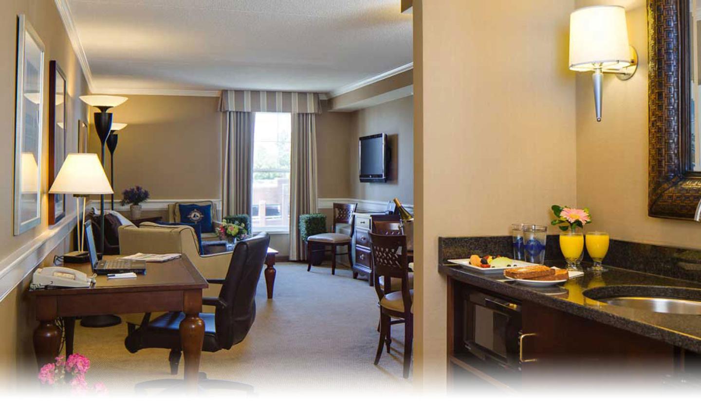 Salem Waterfront Hotel & Suites - Guest Room