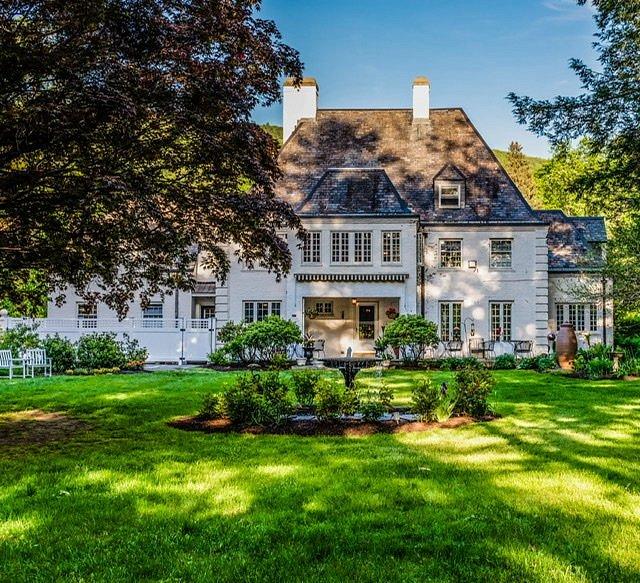 Brattleboro, VT Inns | Romantic Vacations at The Inn on Putney Road