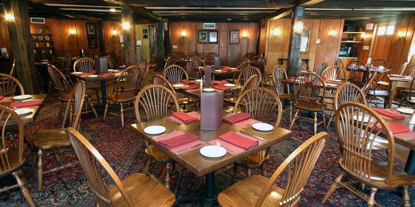 Publick House Historic Inn - Restaurant