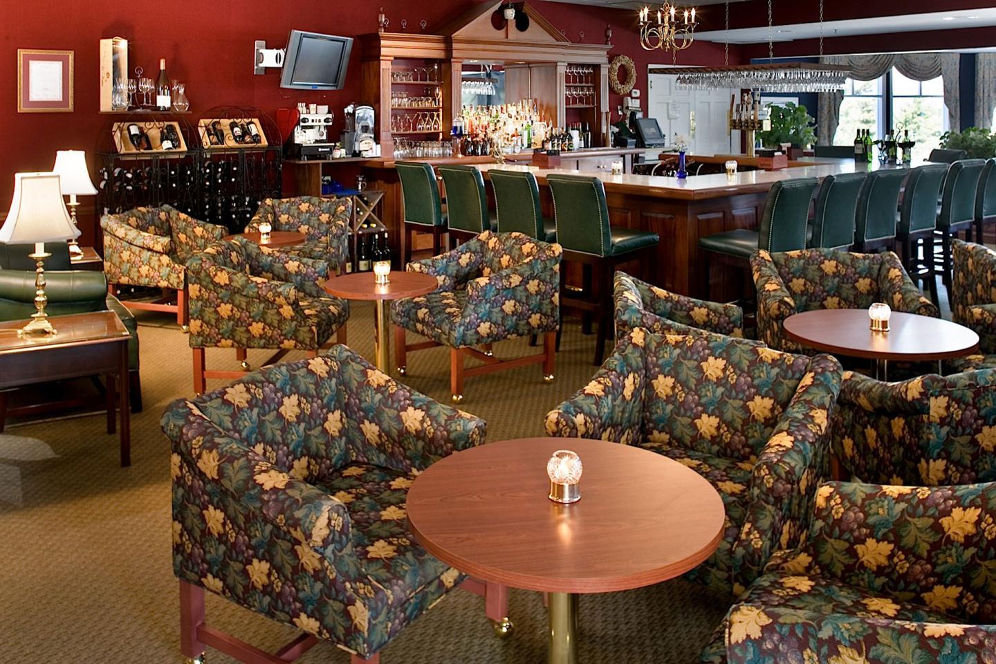 White Mountain Hotel and Resort - Tavern
