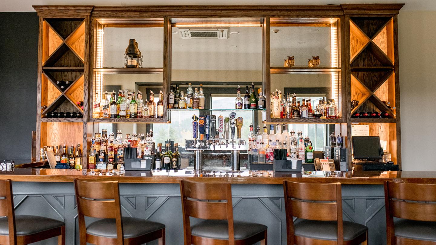 the bar at Panorama Six82