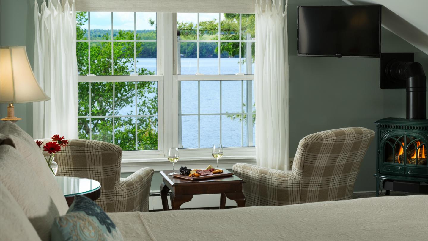 Wolf Cove Room Sugar Loaf Window