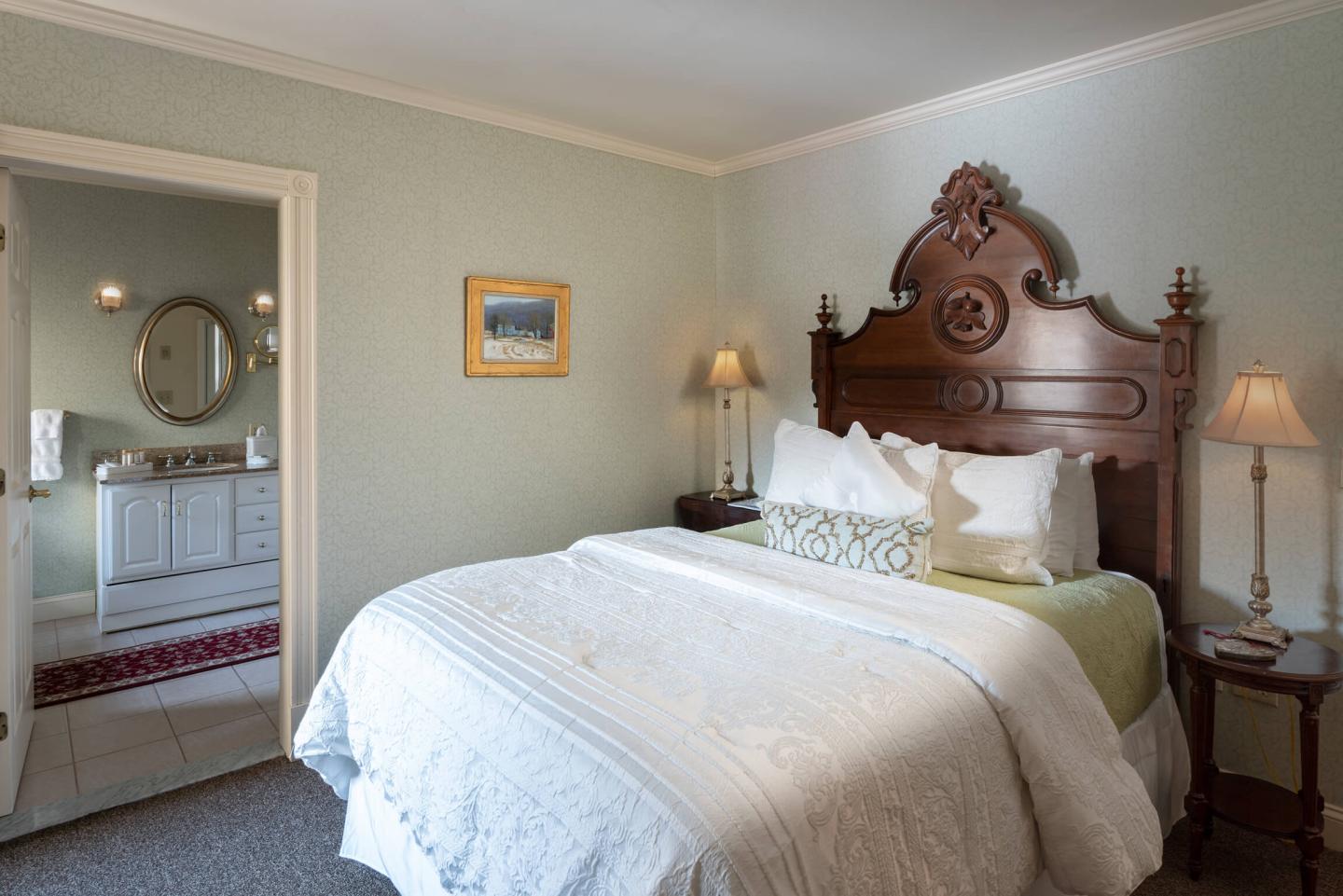 Mount Webster Guest Room