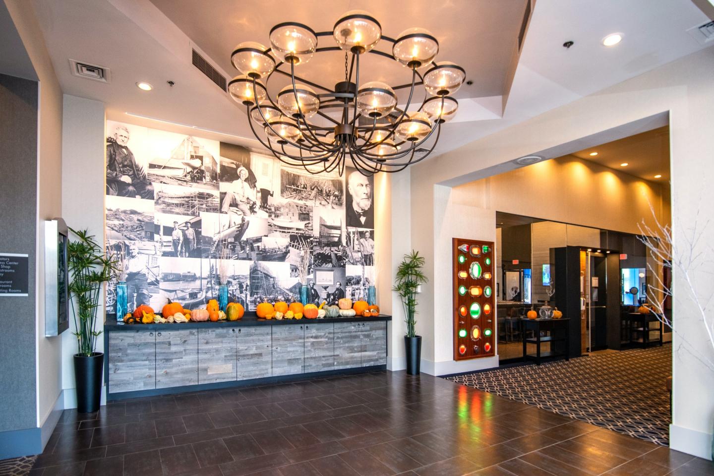 Hilton Mystic Irons Entrance