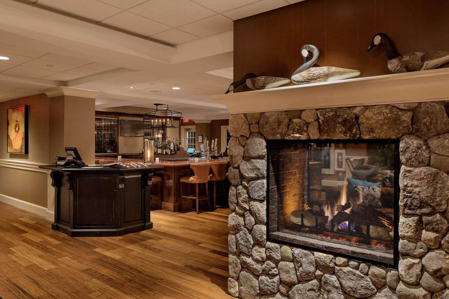 Bedford Village Inn - Lobby