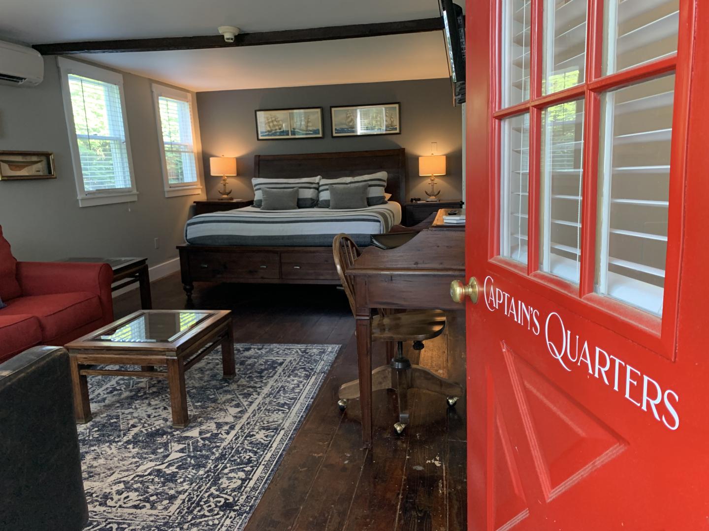 Captains Quarters at Blue Harbor House Inn