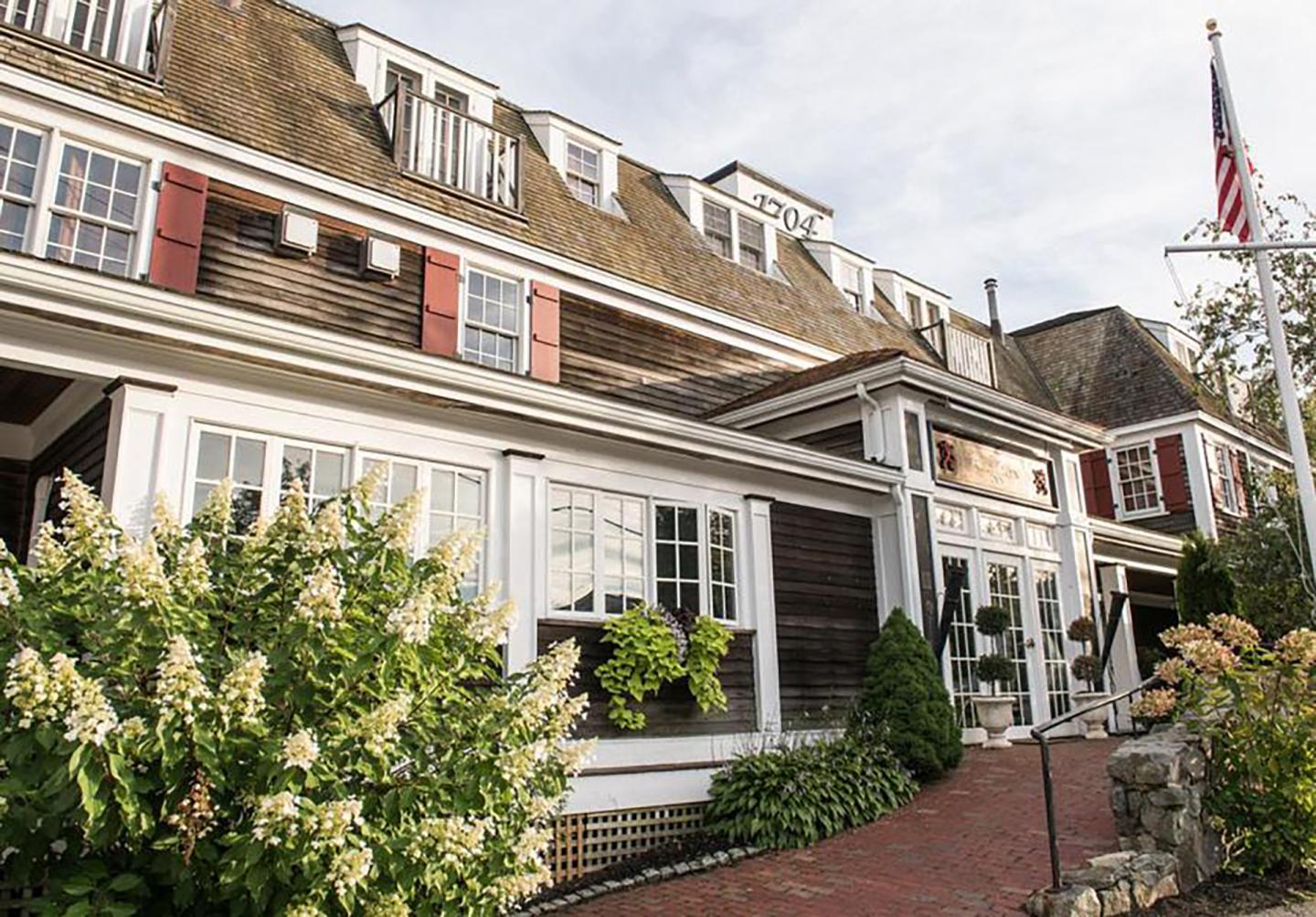 Red Lion Inn at Cohasset Village - exterior 