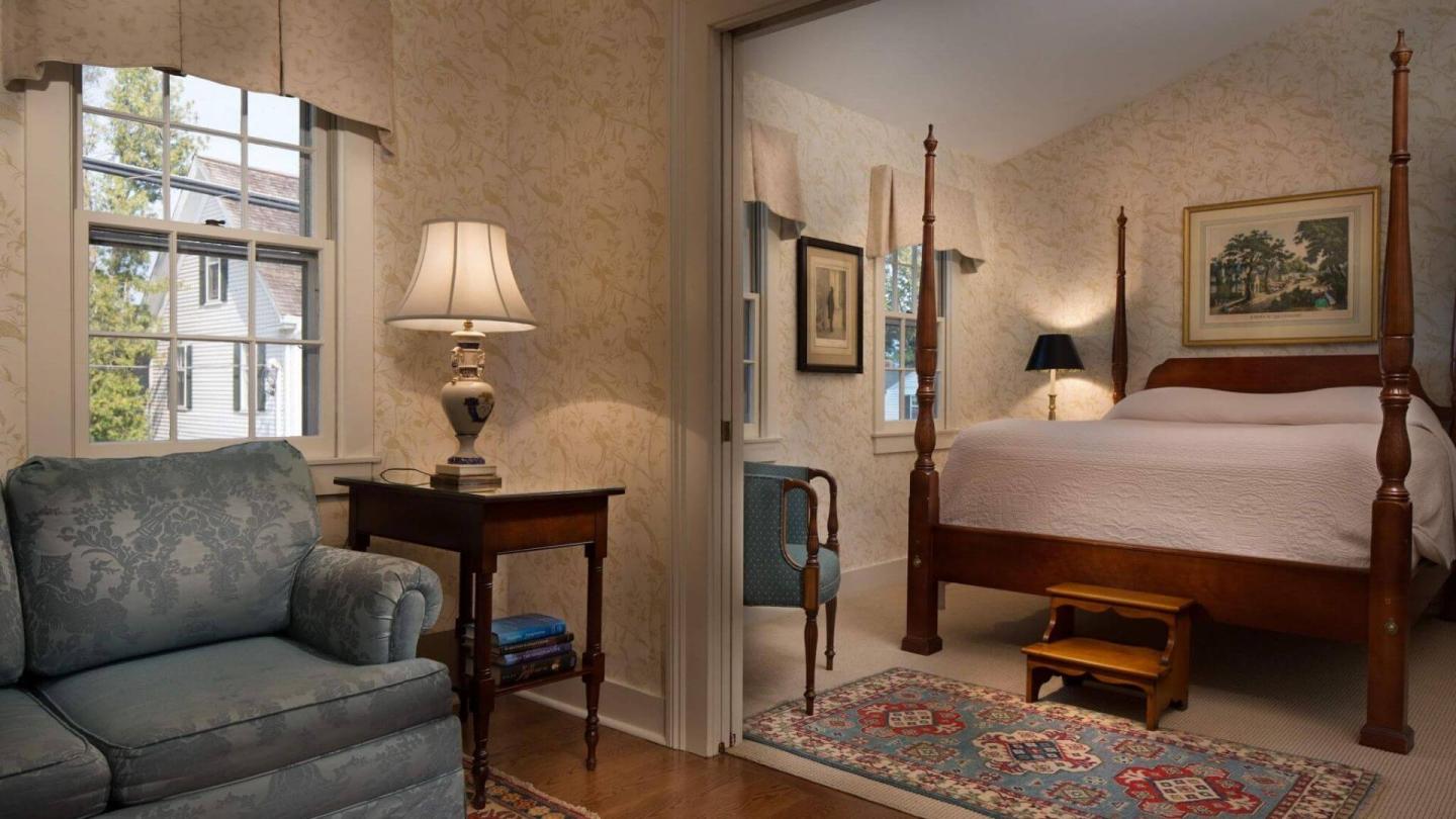 griswold_inn_small_wedding_venues_connecticut