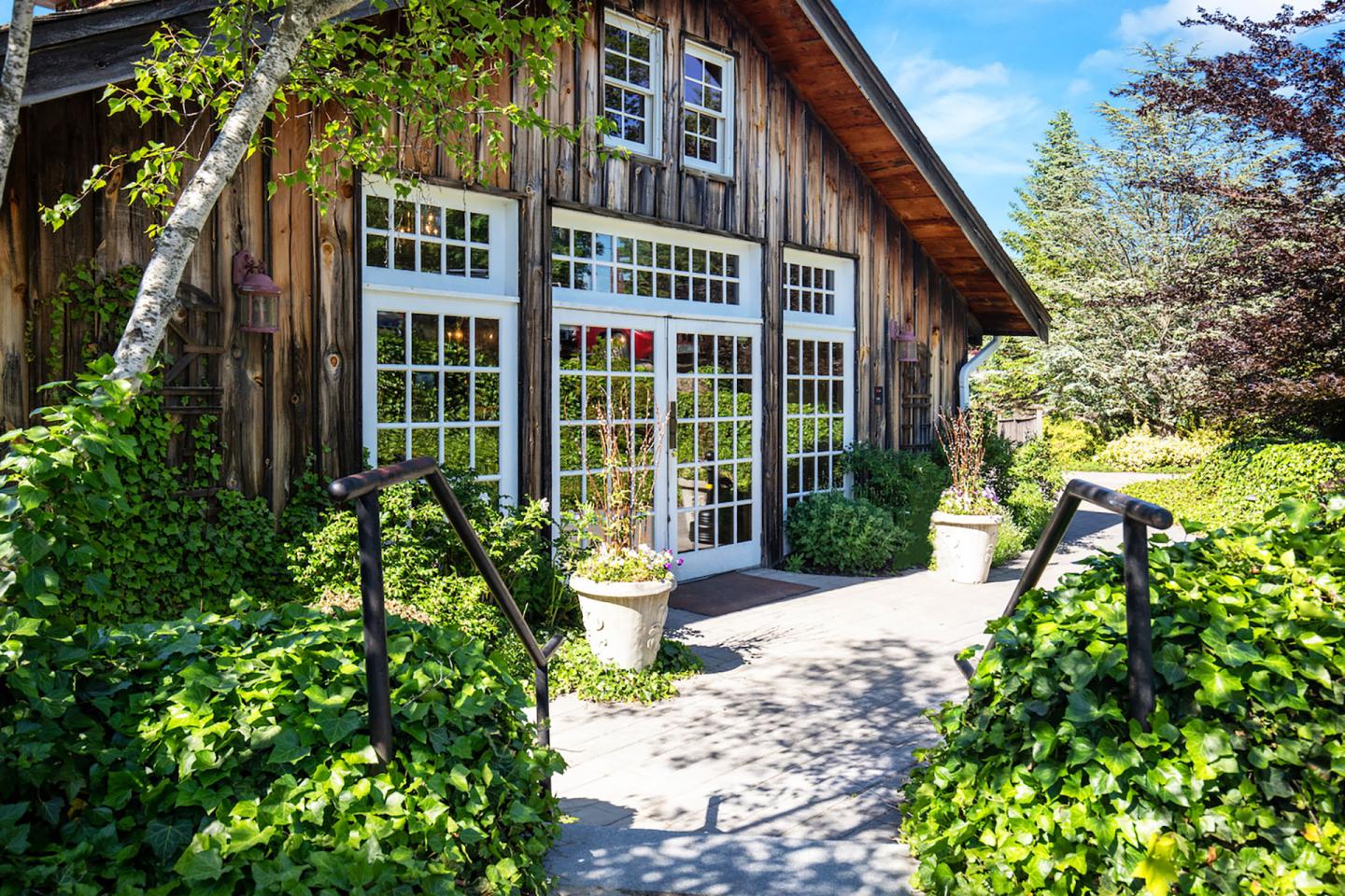 Red Lion Inn at Cohasset Village - exterior