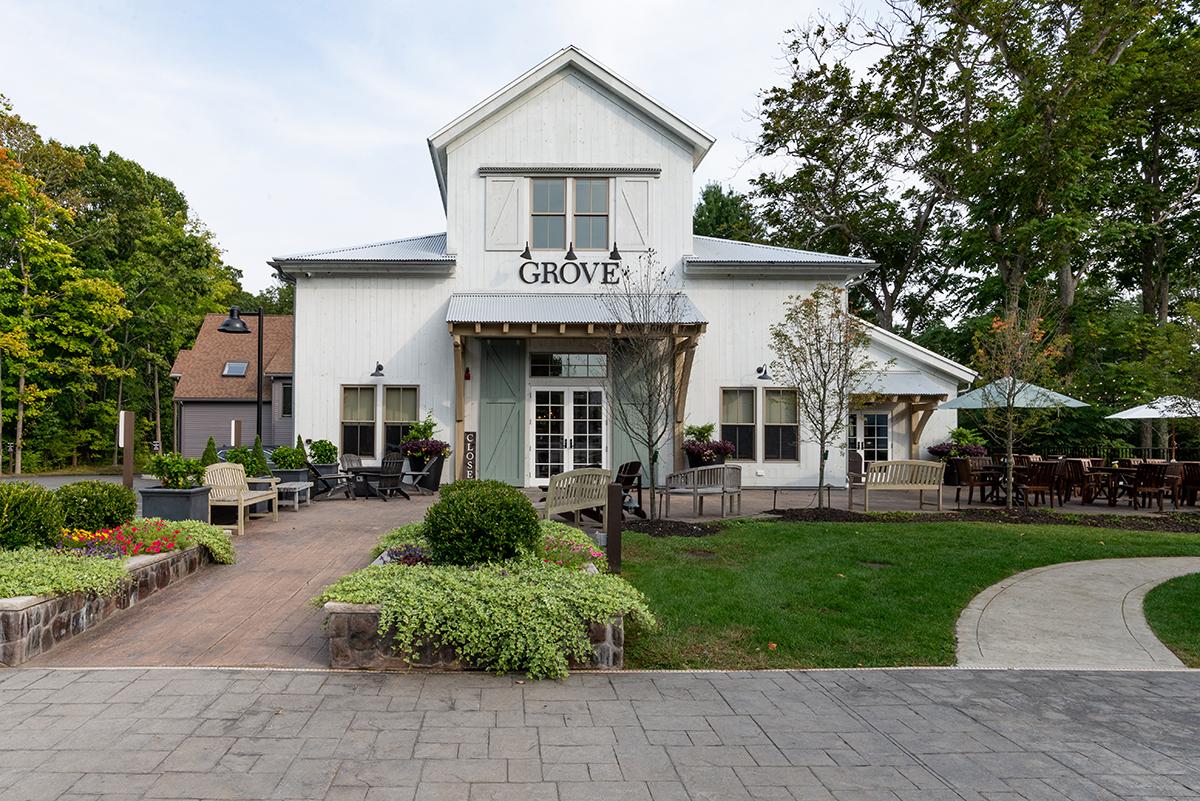 Post-and-beam barn restaurant Grove