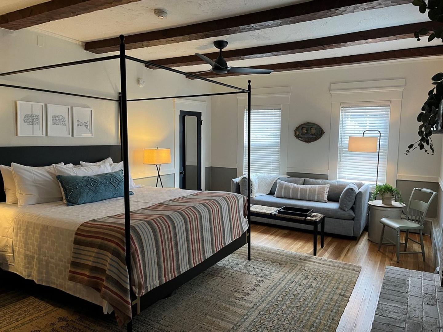 King Suite at Mercury Hotel West