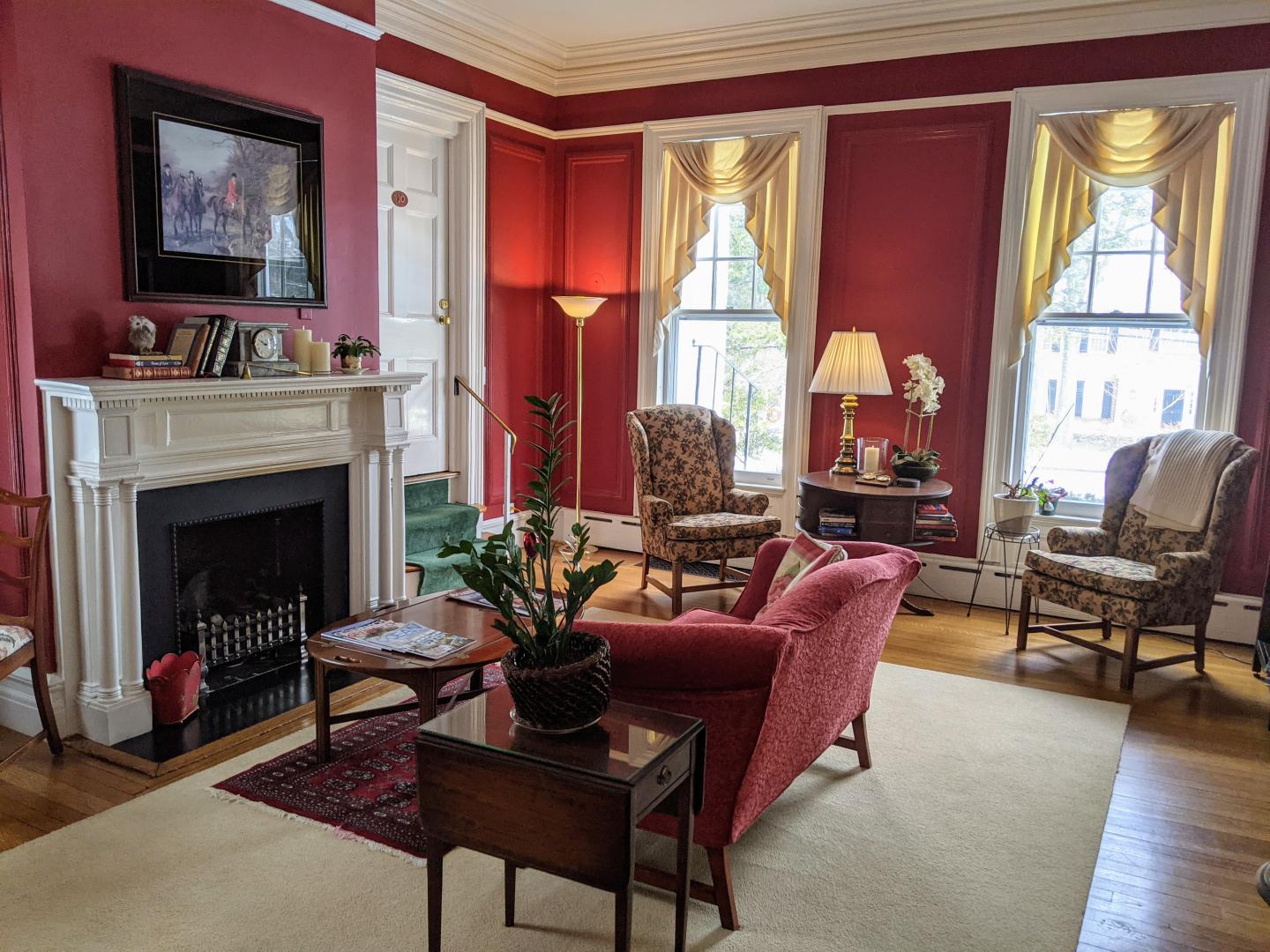 The library at Stanton House Inn