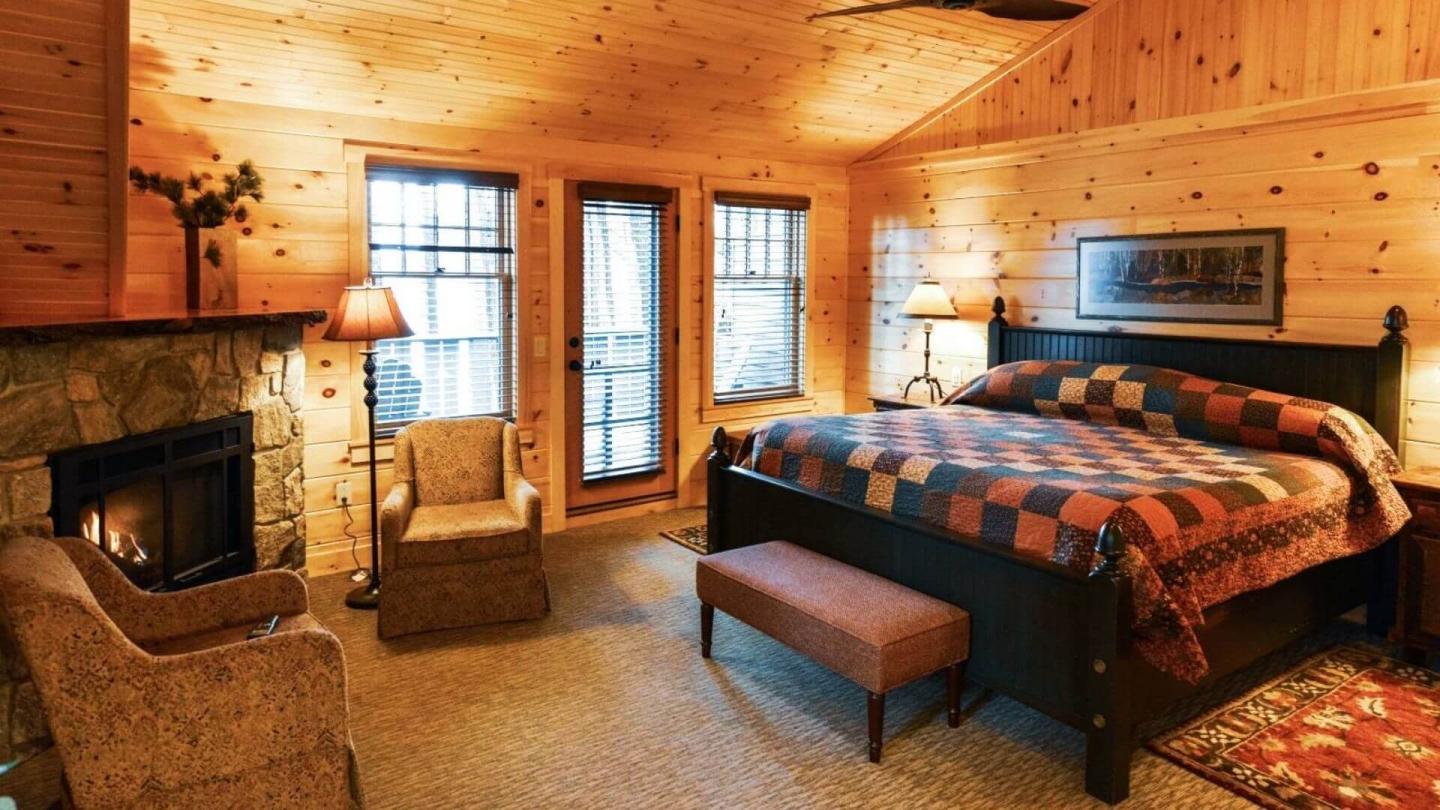 Migis Lodge on Sebago Lake (Casco)