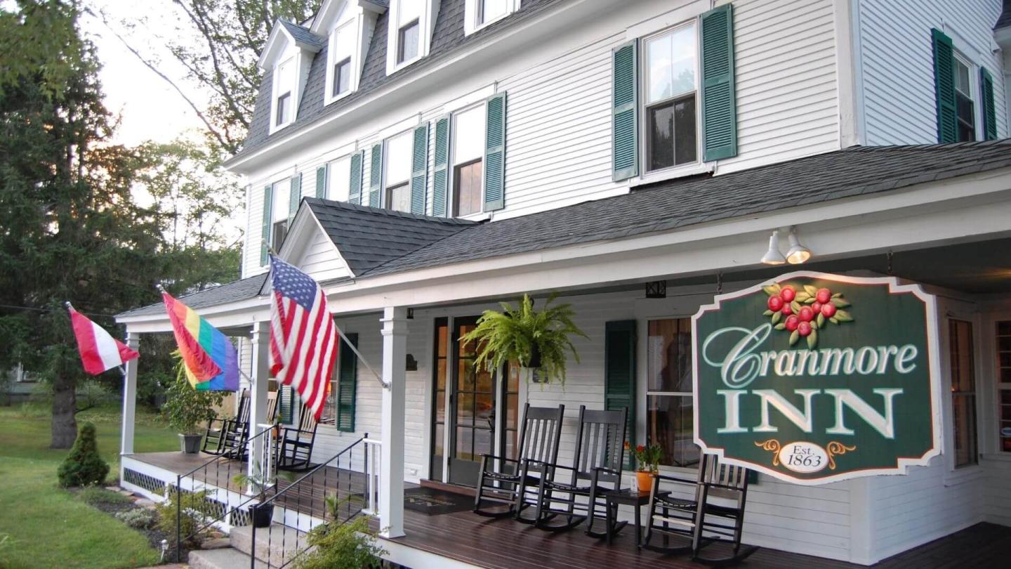 new-hampshire-fall-getaways-cranmore-inn-bed-and-breakfast