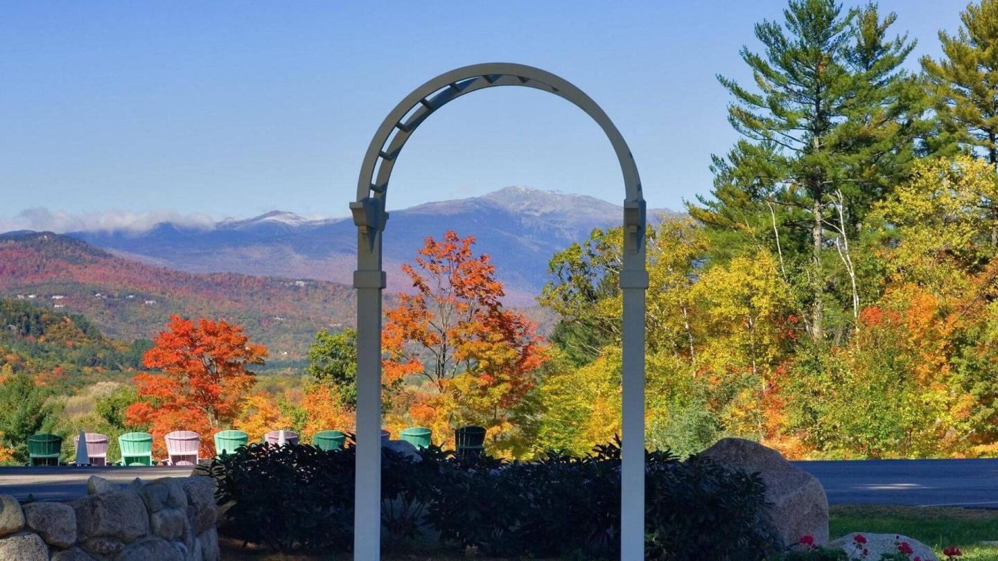 new-hampshire-fall-getaways-stonehurst-manor