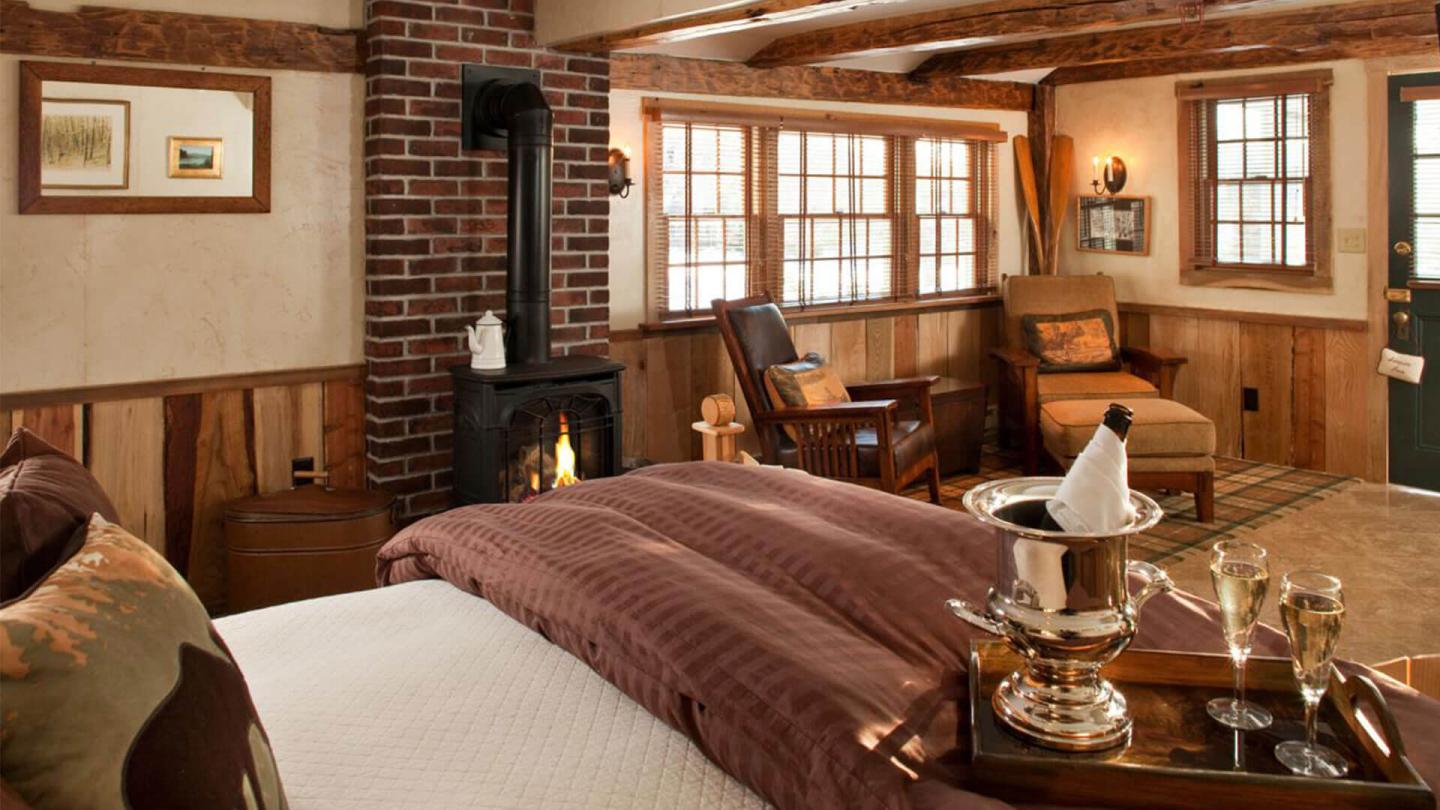 Captain Jefferds Inn pet friendly lodging in Kennebunkport, Maine