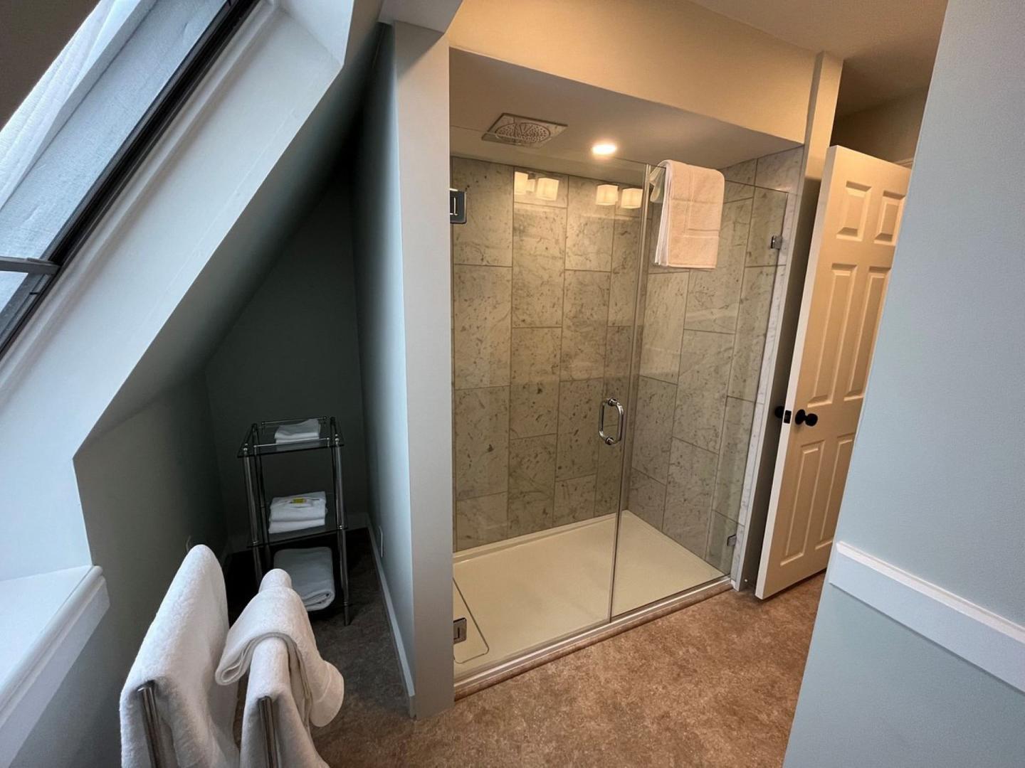 Full Bath at the Mercury Hotel West