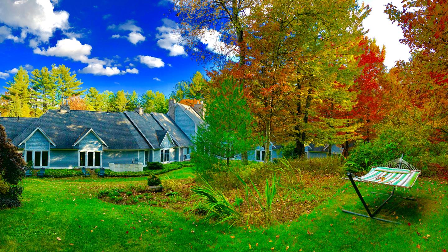 Fall Foliage at Stone Hill Inn's Backyard Garden