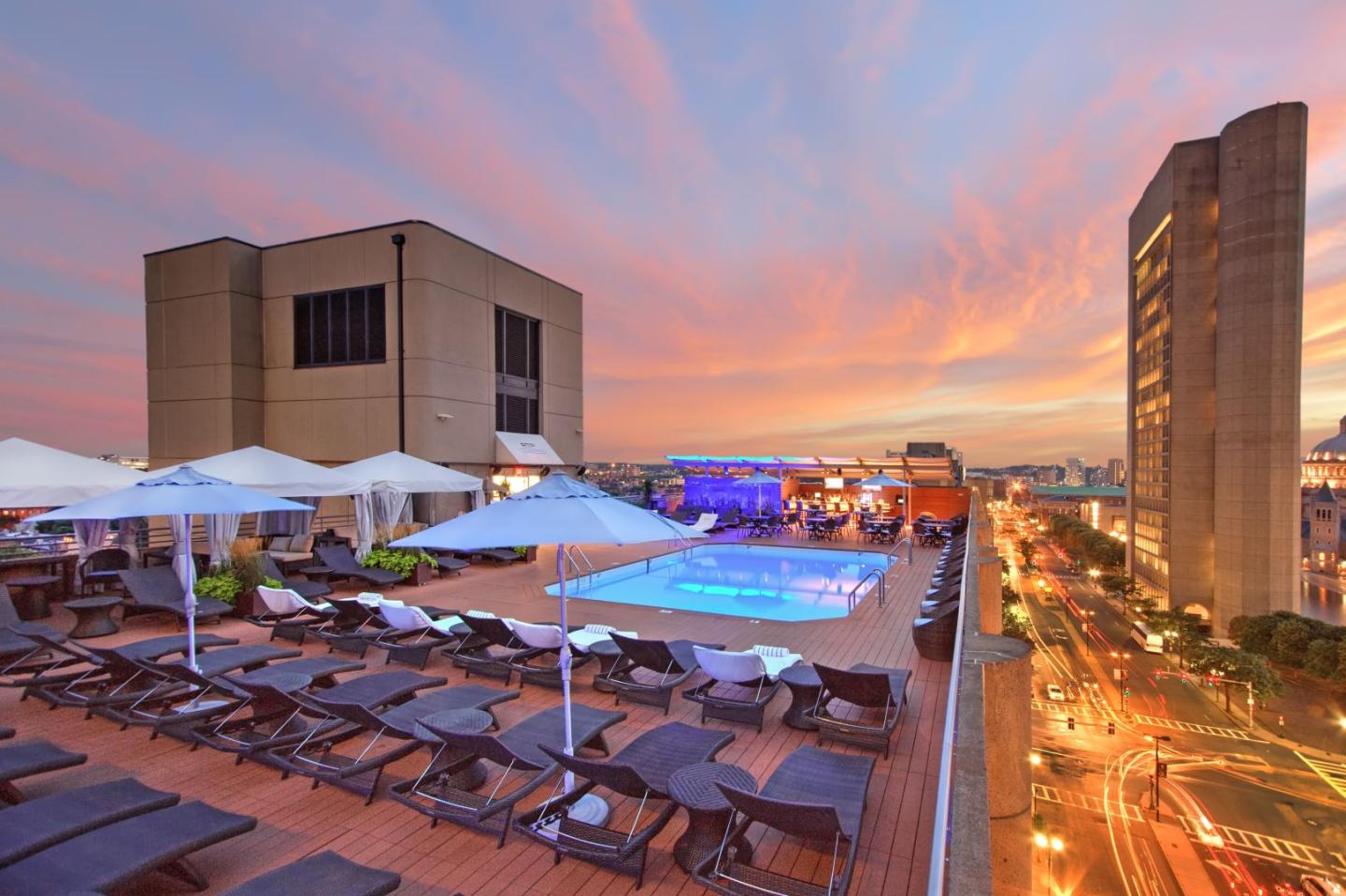 Rooftop Pool_05.2024