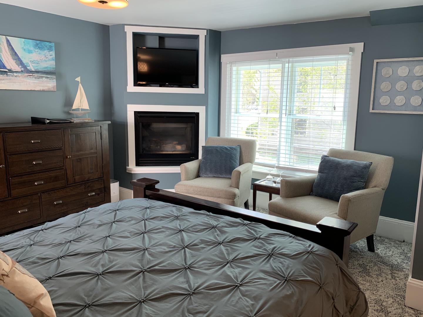 Snug Harbor Guest Room at Blue Harbor House Inn