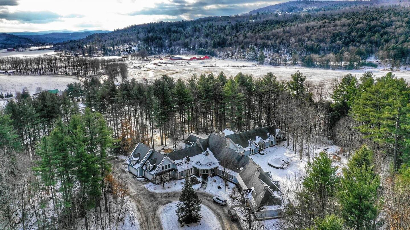 stone_hill_inn_winter_new_england_travel_trips_ideas