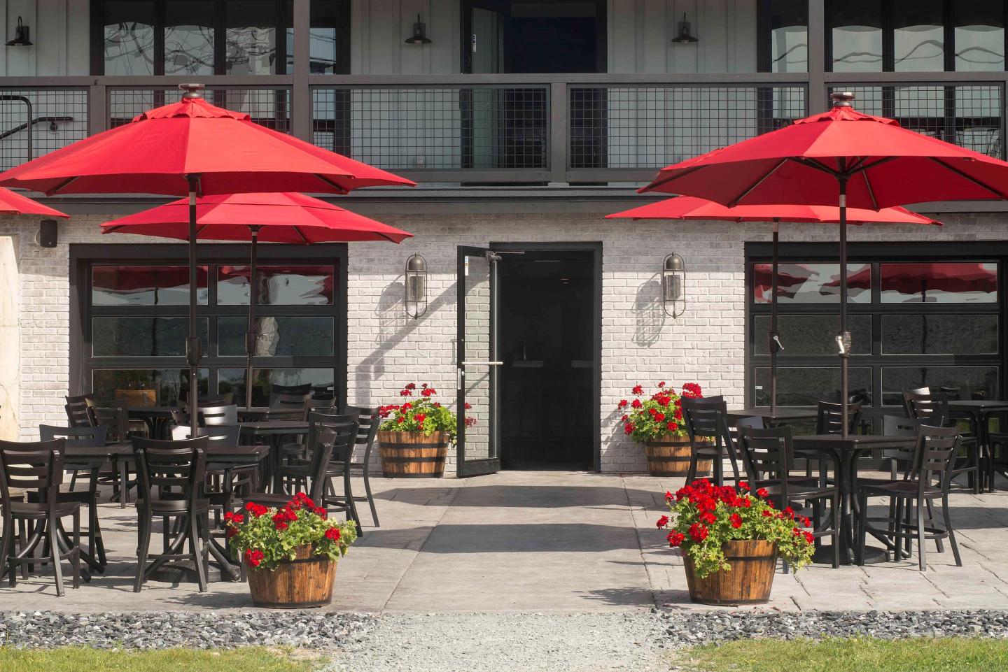 Lake Bomoseen Lodge & Taproom - Exterior