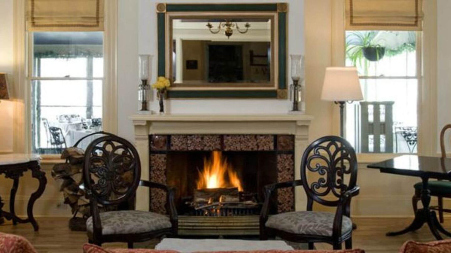 unique-vermont-hotels-norwich-inn