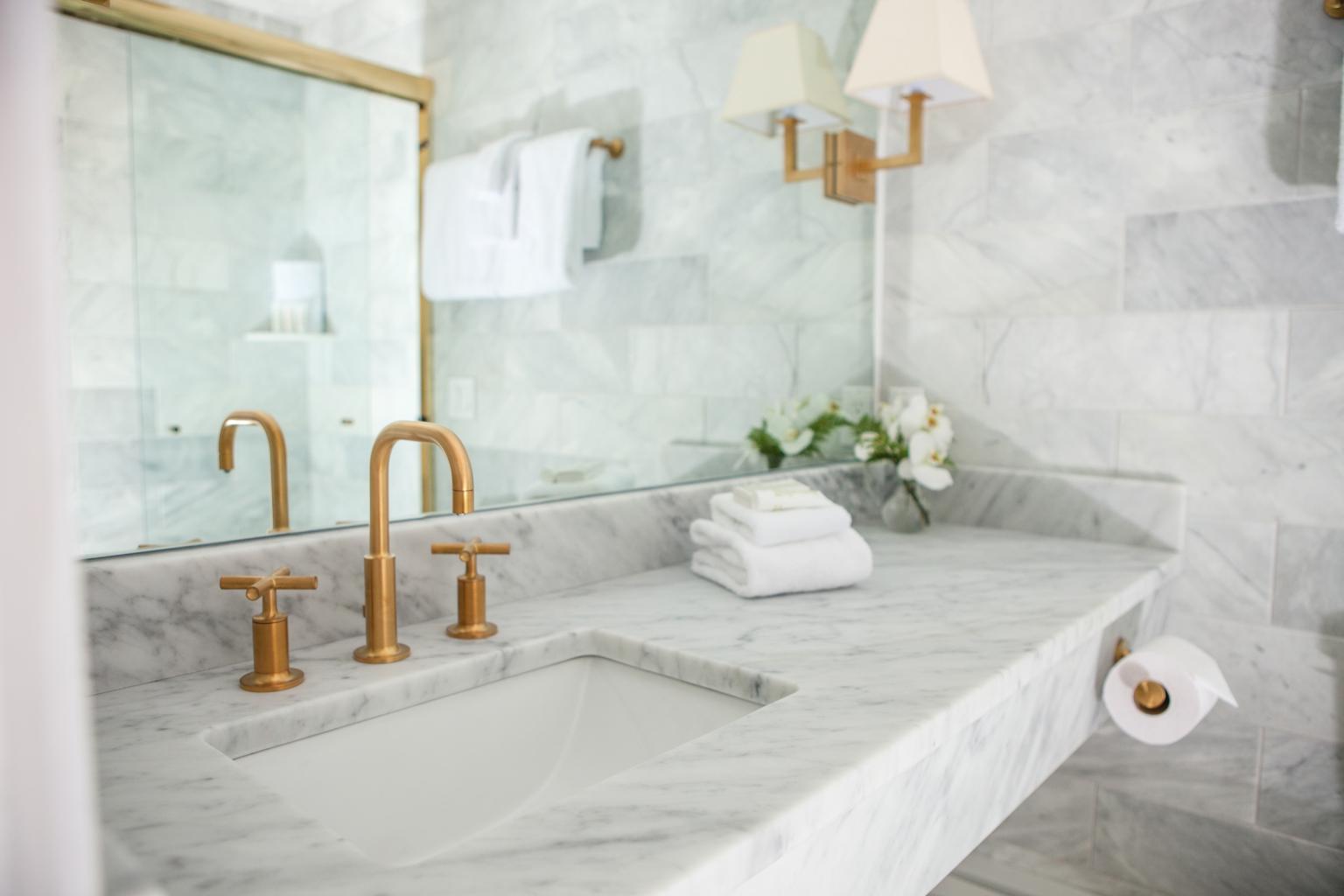 Bathroom of Harborfront Bungalow at Yachtsman Hotel & Marina Club