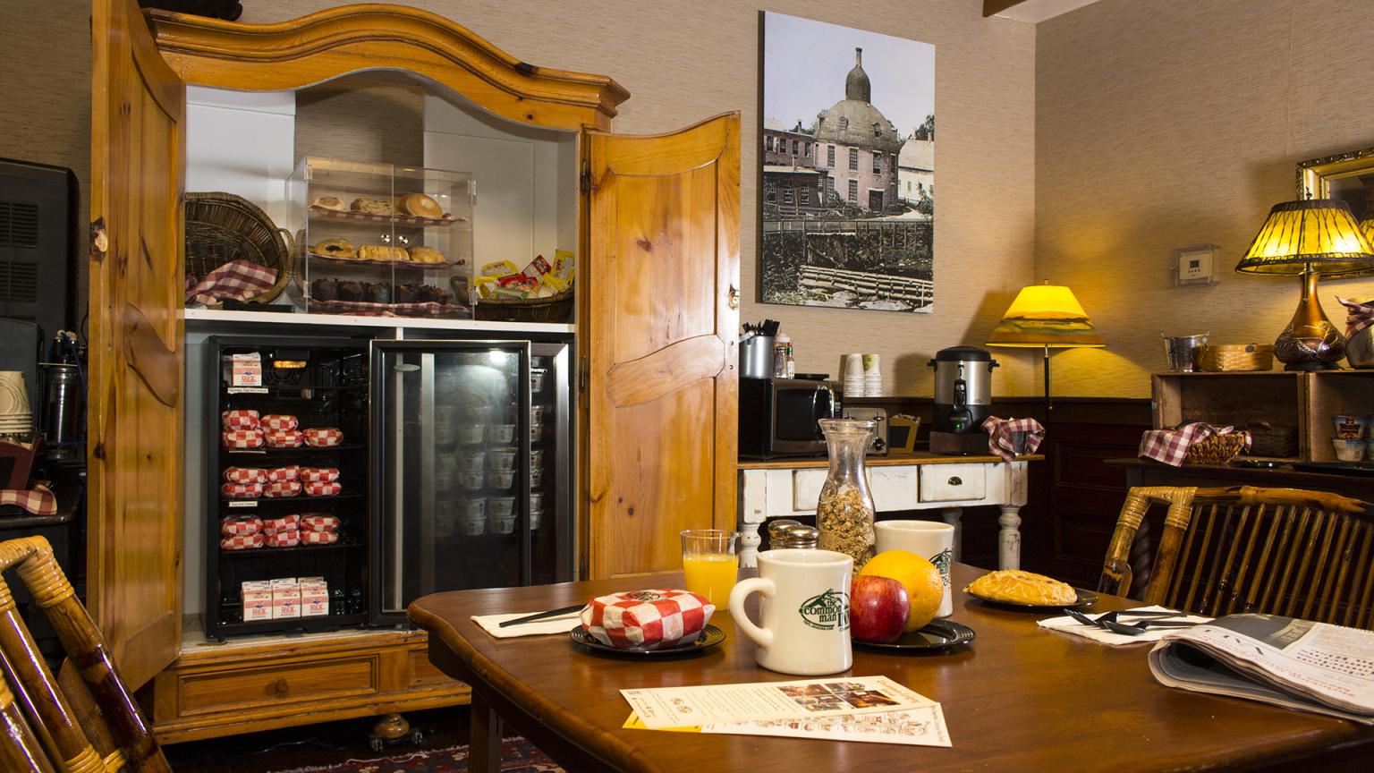 The Common Man Inn & Restaurant - Breakfast