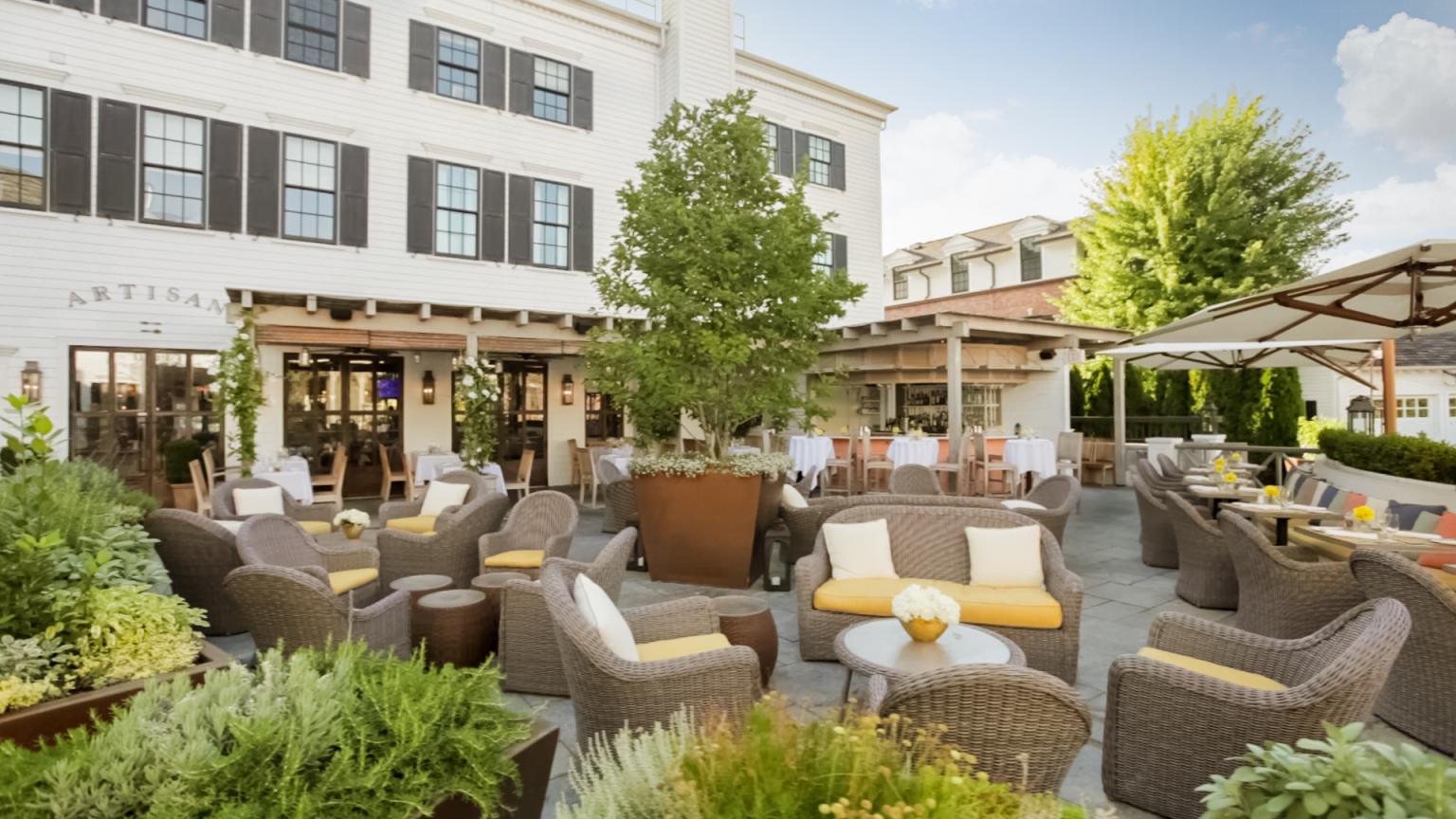 DELAMAR Southport Courtyard
