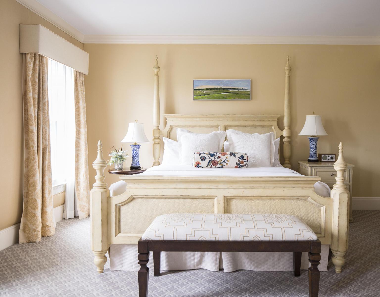 DELAMAR Southport Deluxe King Guestroom