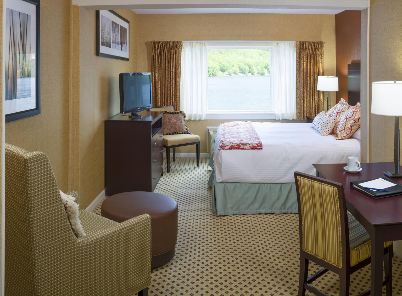 Lakeview Room at Lake Morey Resort