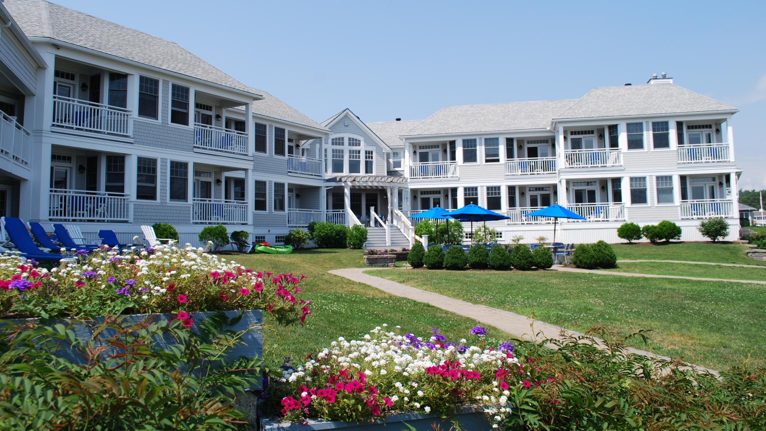 Beachmere Inn - Exterior