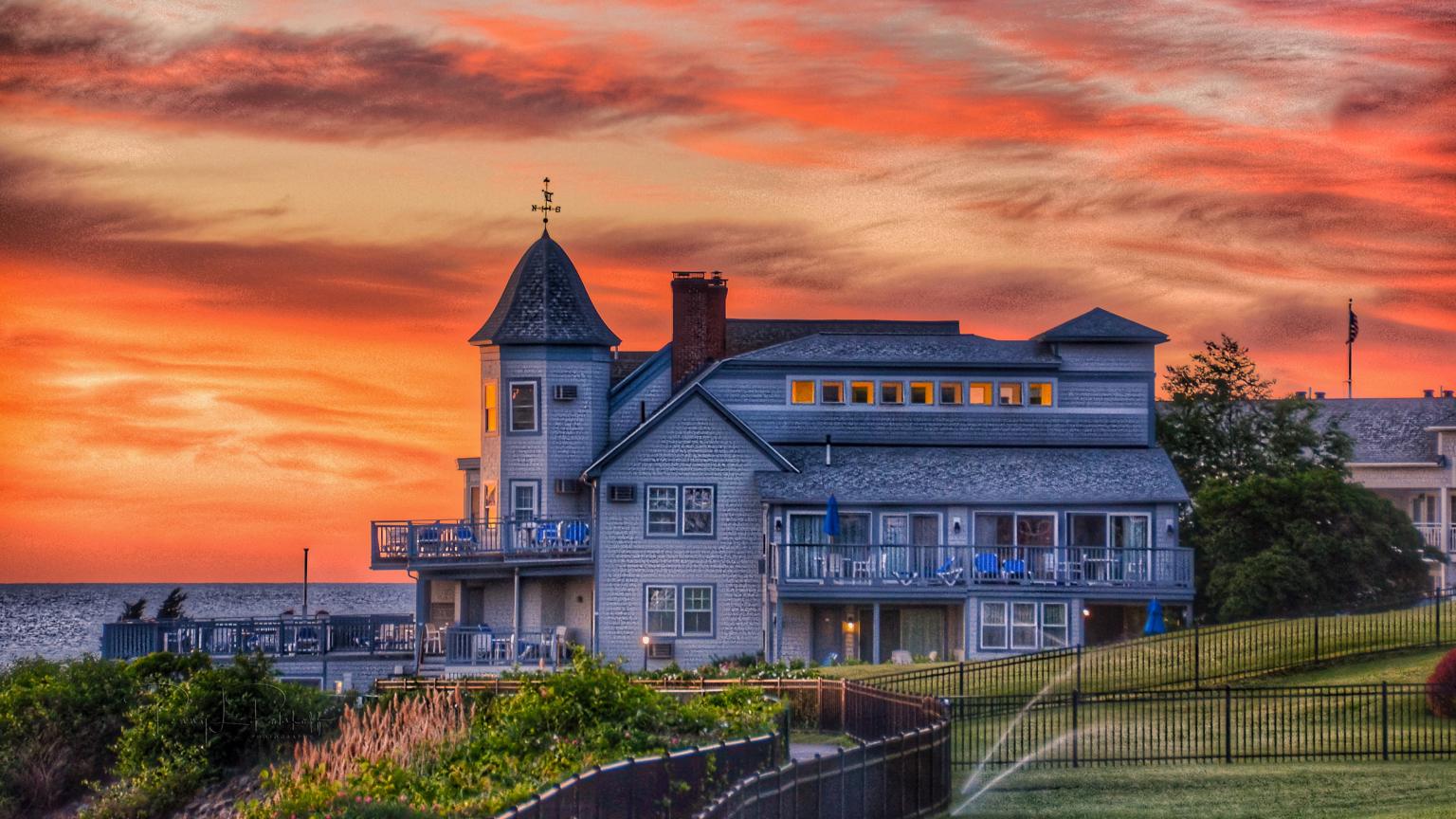 Beachmere Inn - Exterior Sunrise