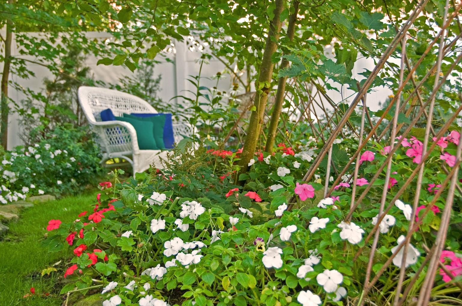 Phineas Swann Bed & Breakfast Inn - Garden