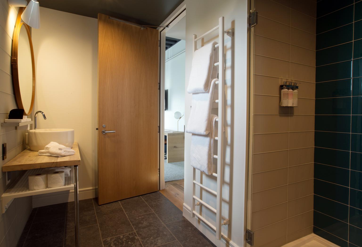 Guestroom Bathroom