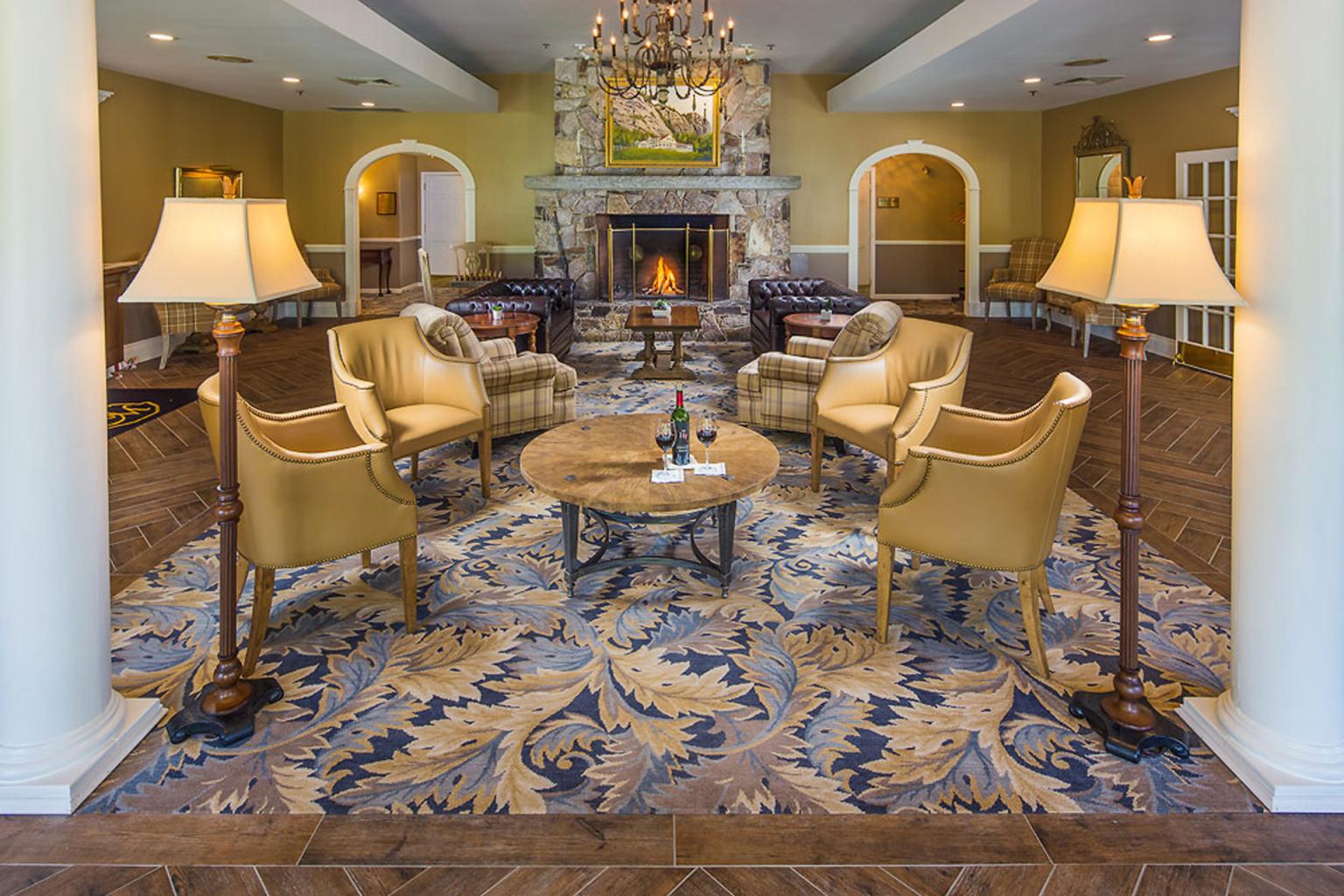 White Mountain Hotel and Resort - Lobby