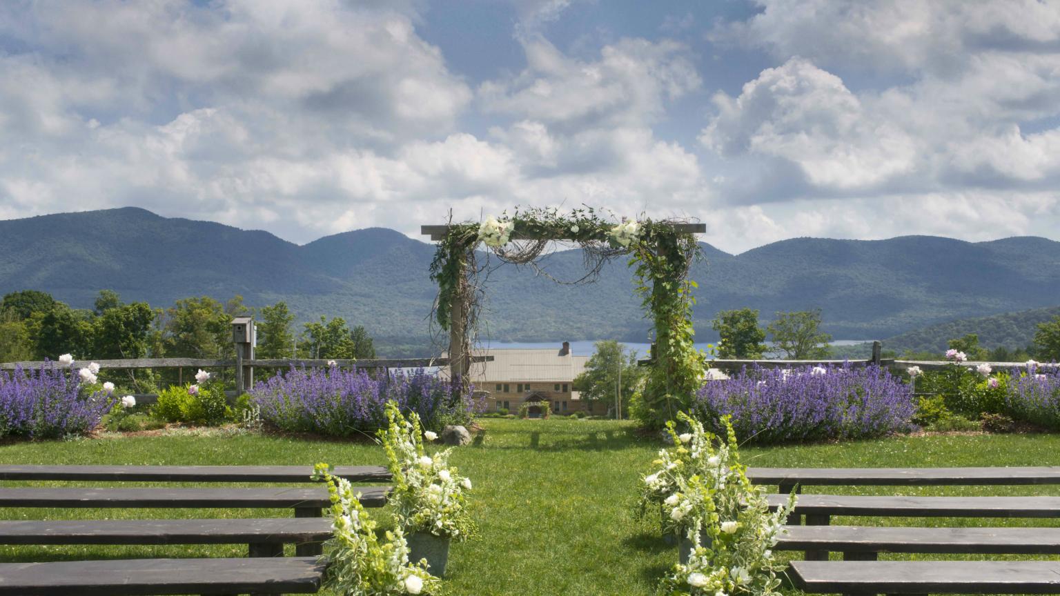 Mountain Top Inn & Resort wedding knoll