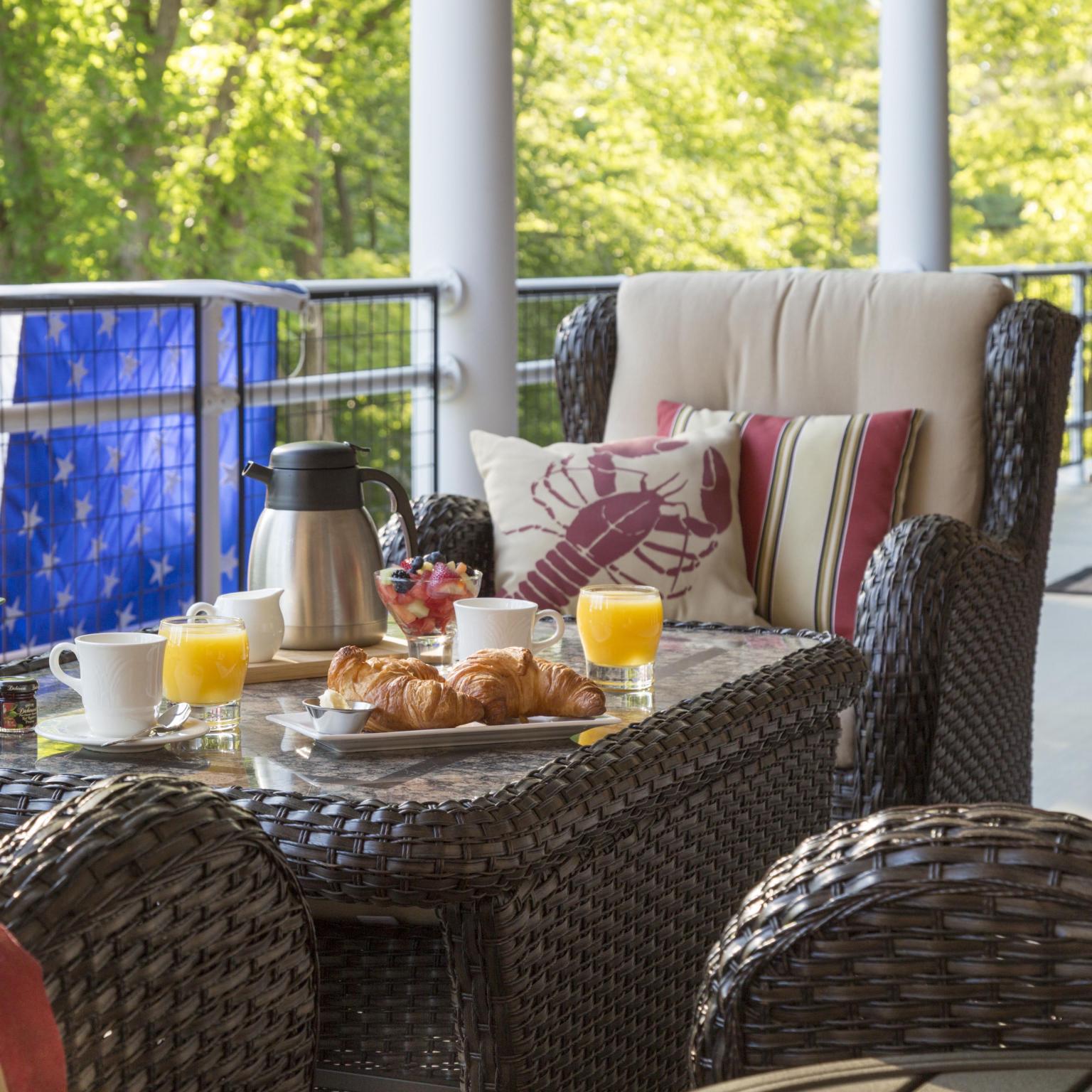 Inn at Diamond Cove - Breakfast Balcony