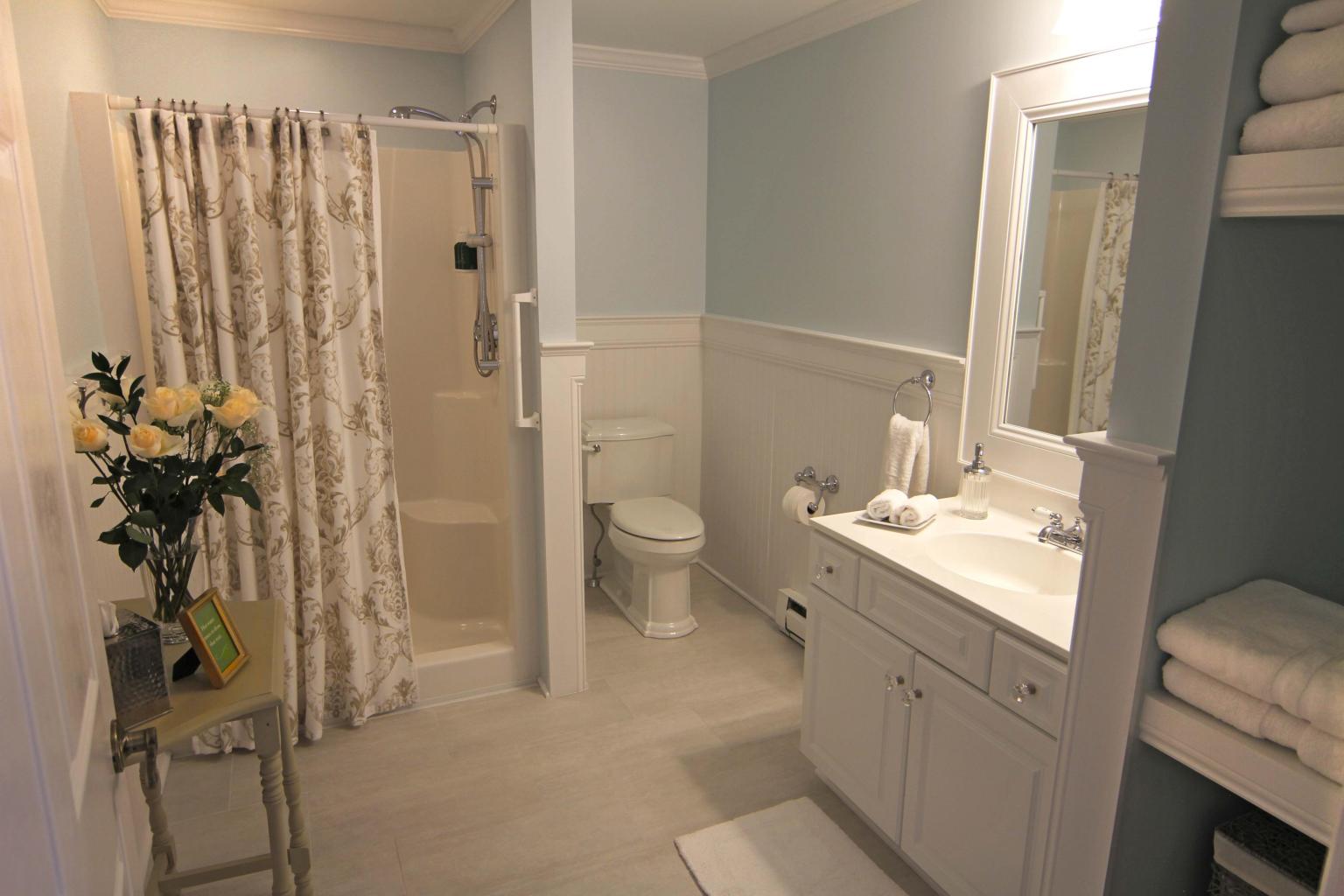 Room 5 Bath
