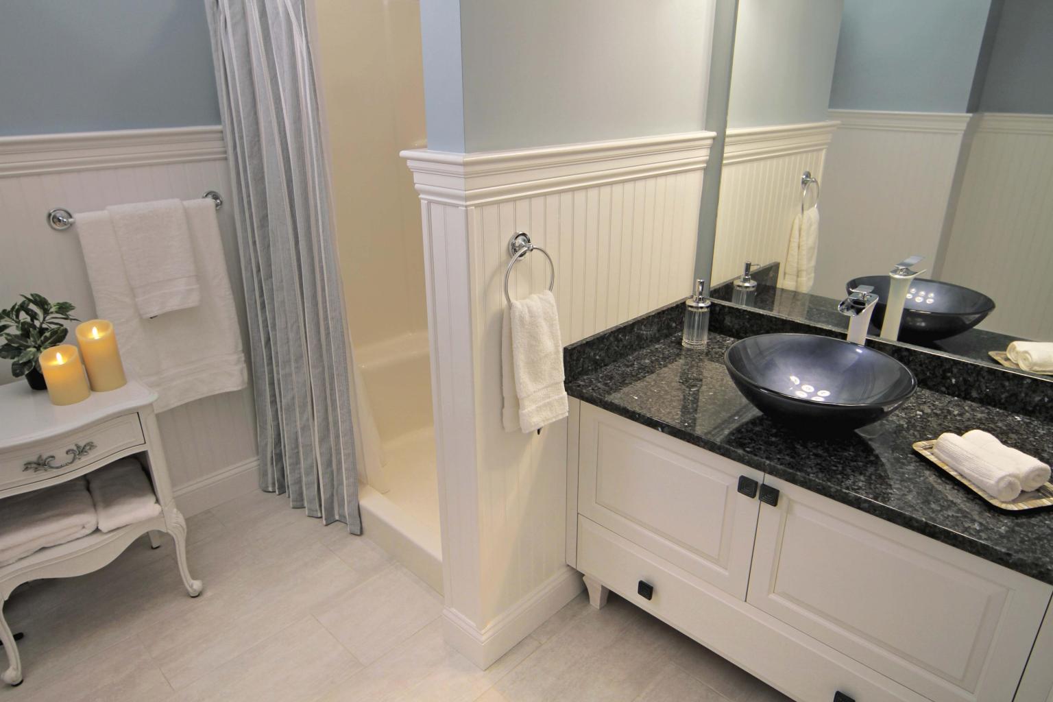 Room 7 Bath