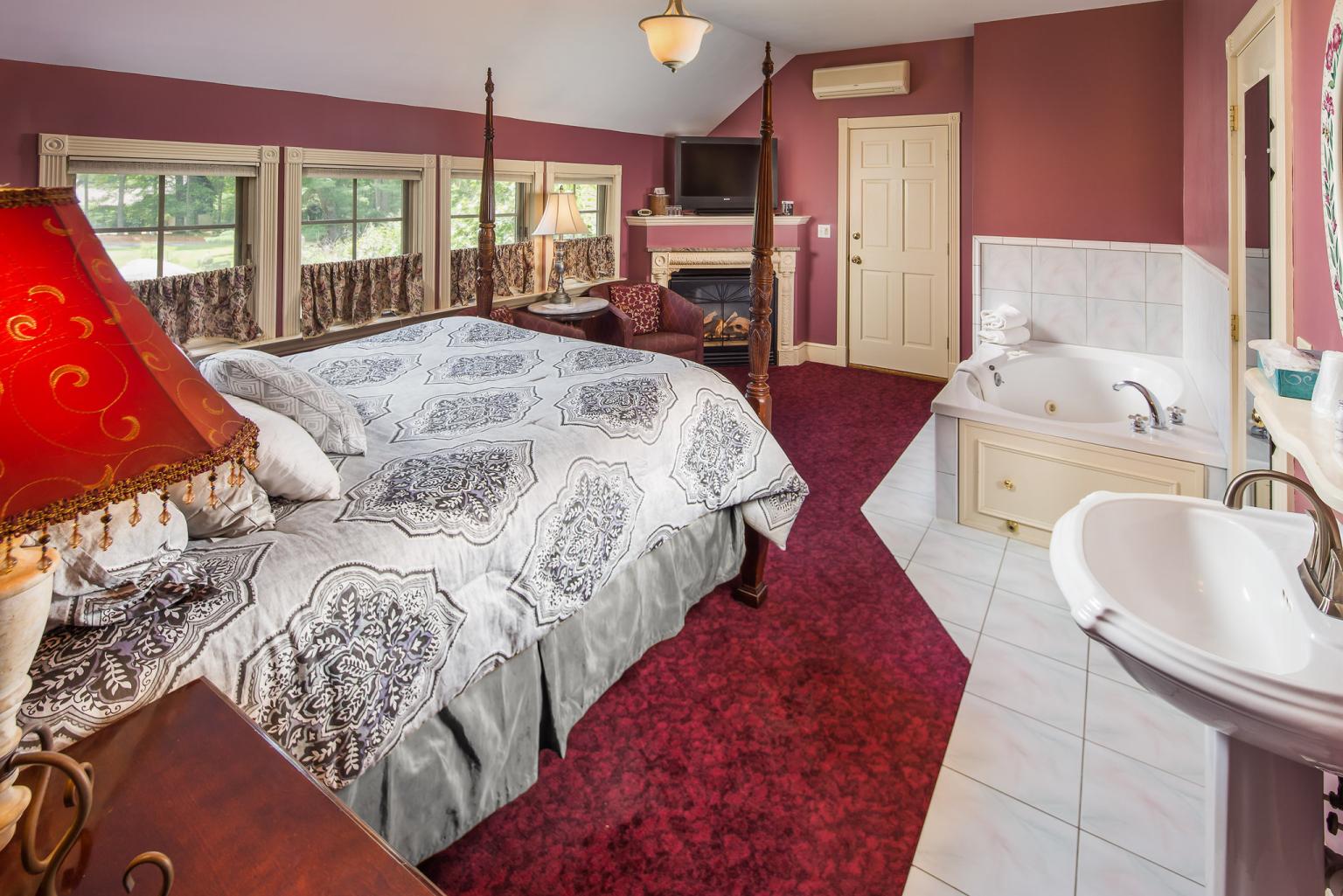 Stonehurst Manor - Guest Room