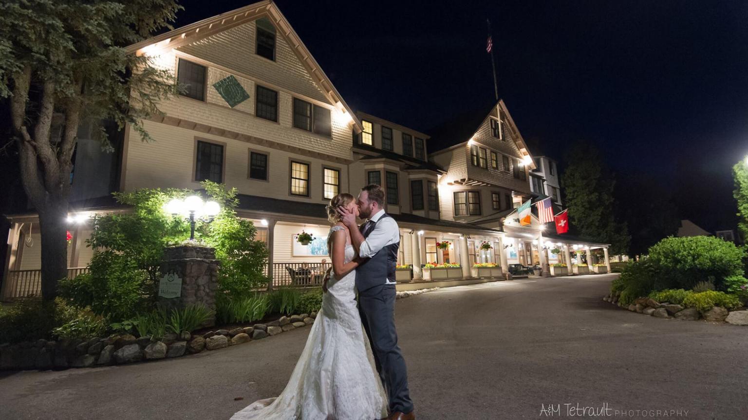New Hampshire Lodging with Small Wedding Venue New