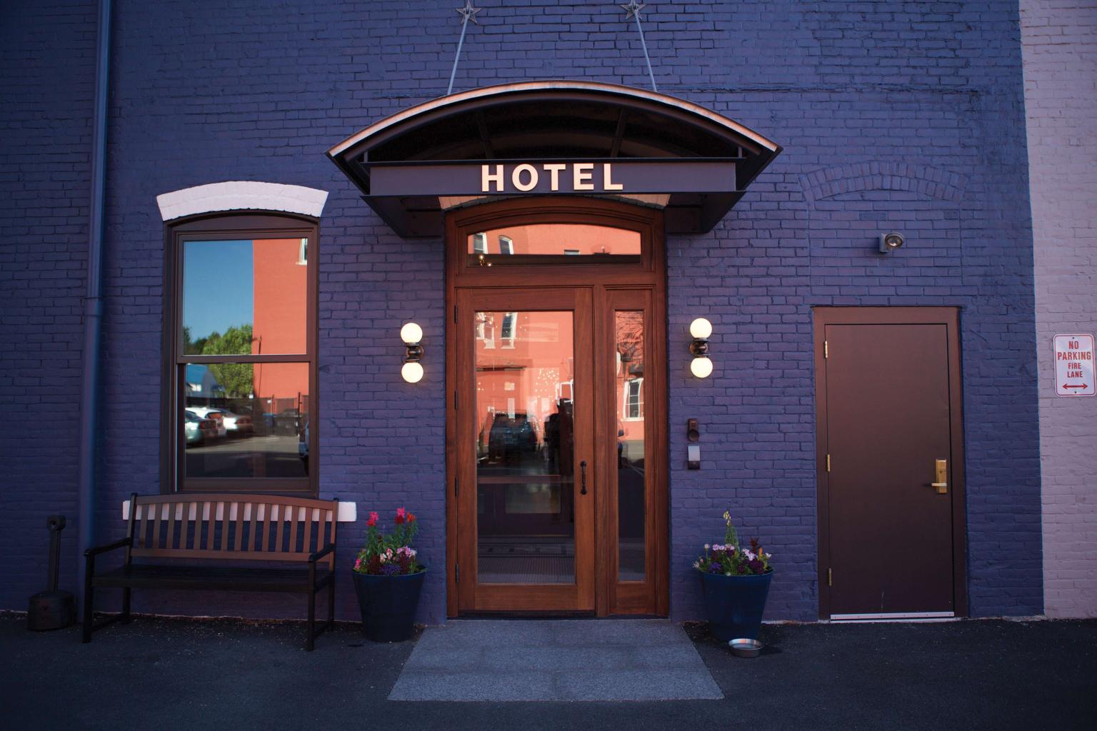 Hotel on North