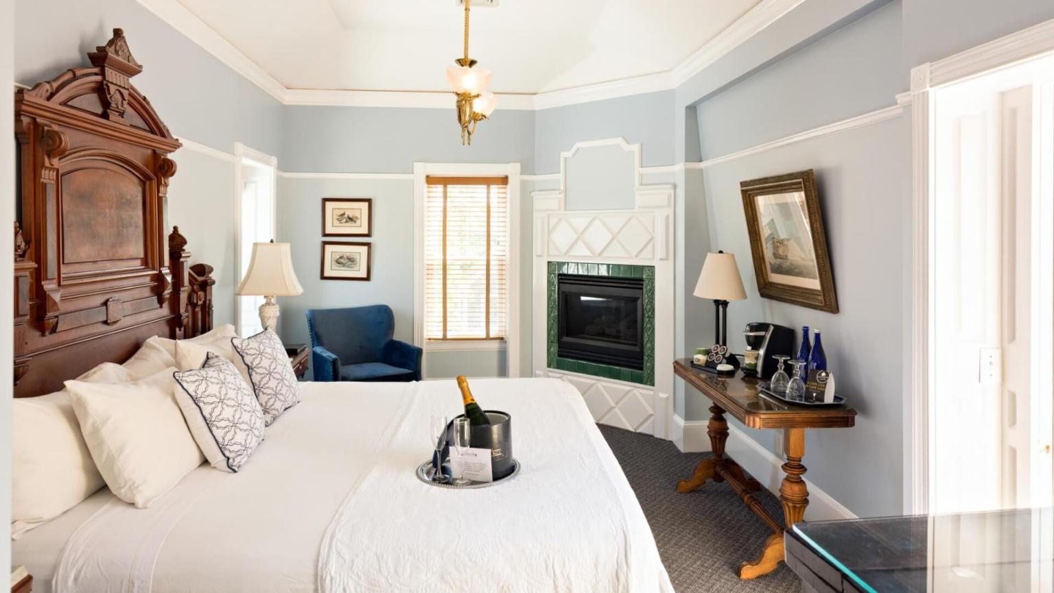 brass_key_guesthouse_top_inn_adults.jpg