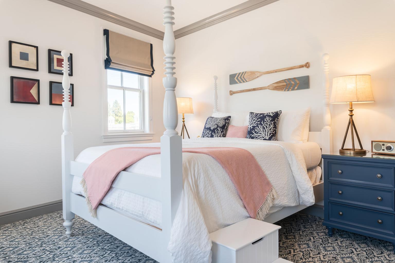 The Whaler's Inn Deluxe Guestroom