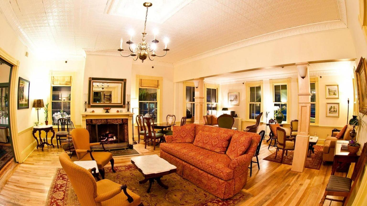 norwich_inn_best_places_to_watch_the_sunset_sunrise_in_new_england