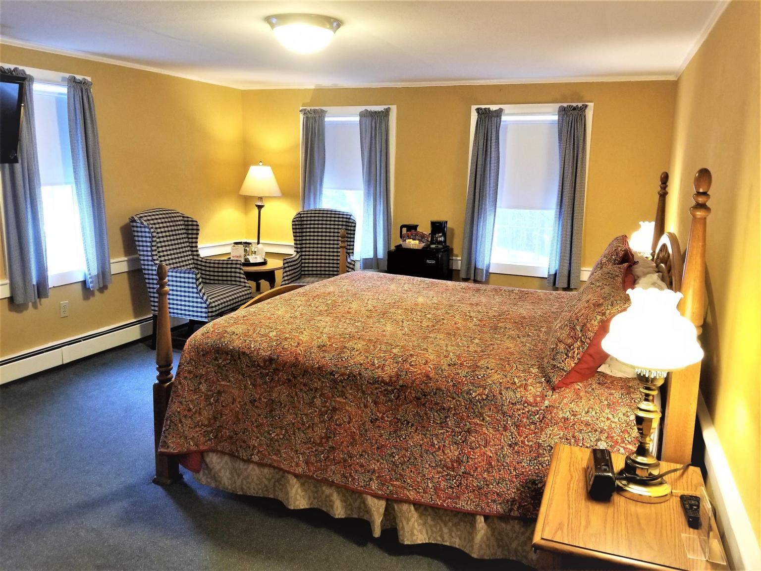 Traditional Inn room