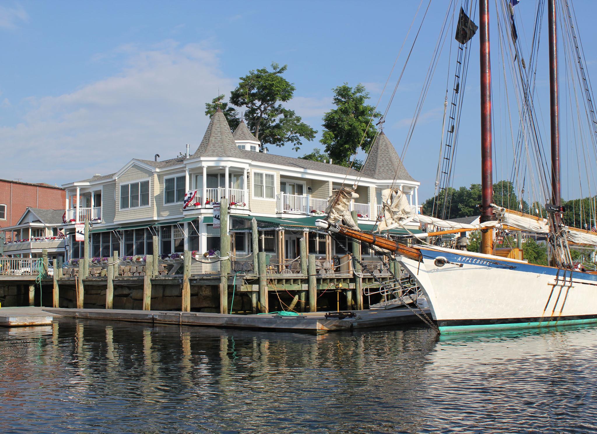Grand Harbor Inn